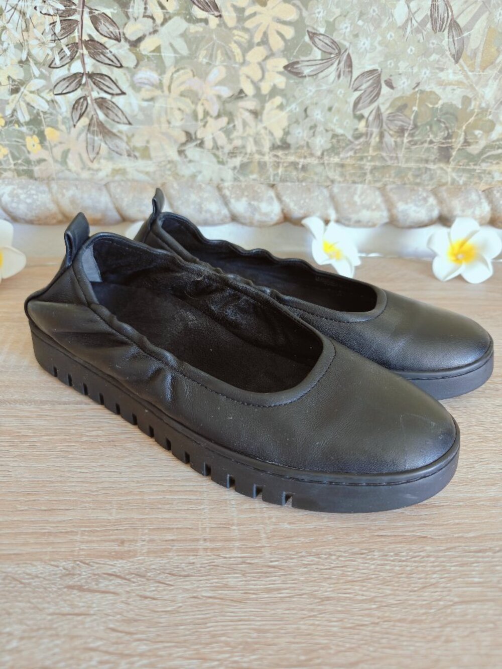 Vionic Uptown Black Leather Ballet Slip On Chunky Comfort Flats Sz. 8